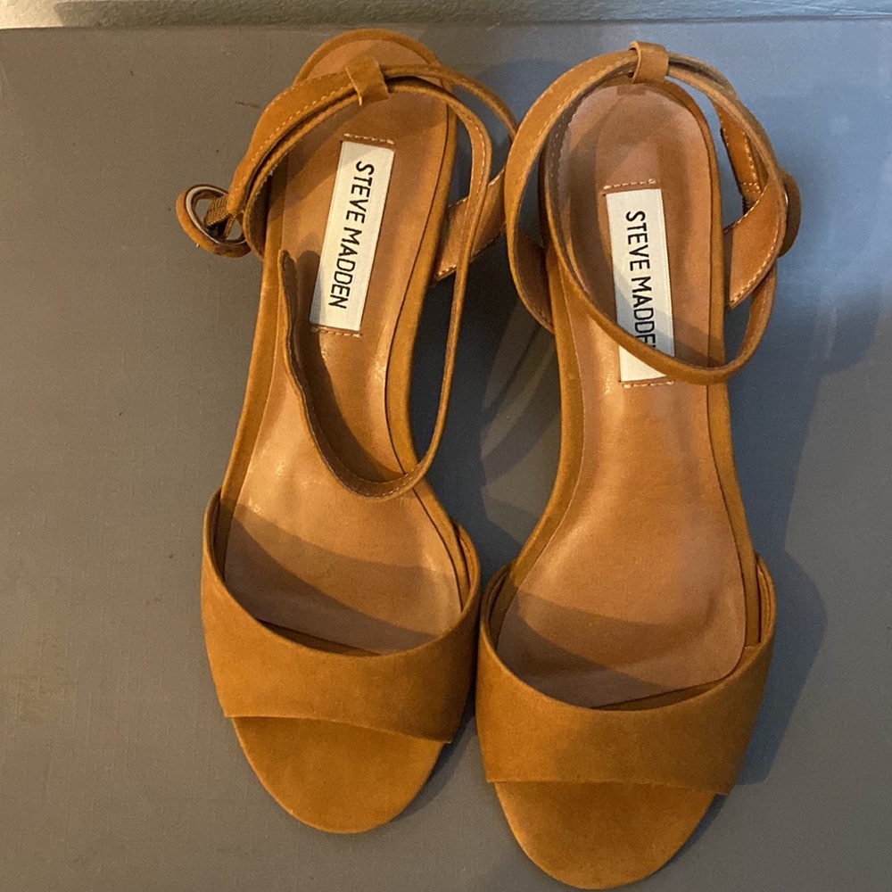 Steve Madden block heels - Picture 2 of 5